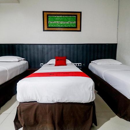 Reddoorz Plus @ Banjarmasin Tengah Otel Dış mekan fotoğraf