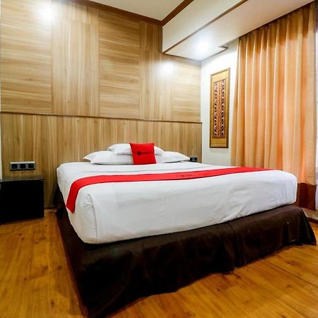 Reddoorz Plus @ Banjarmasin Tengah Otel Dış mekan fotoğraf