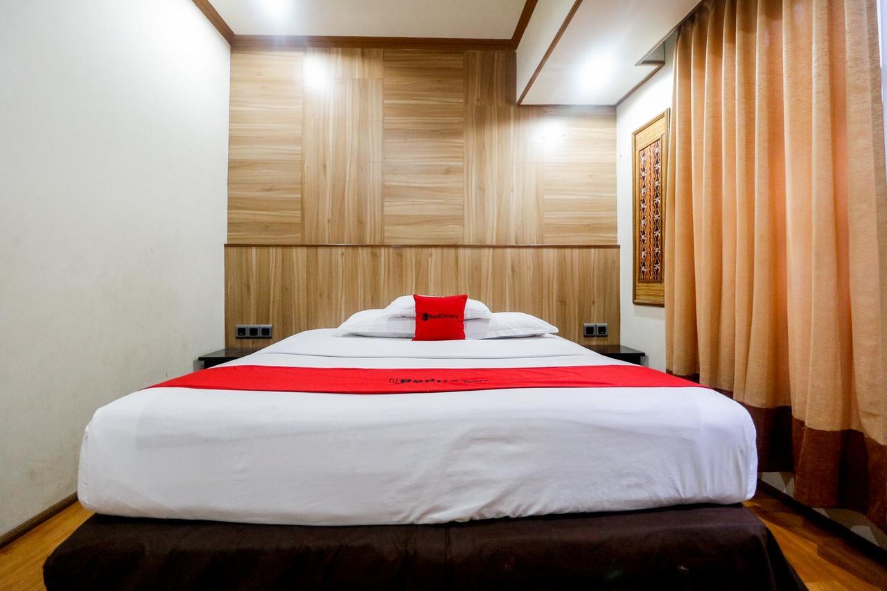 Reddoorz Plus @ Banjarmasin Tengah Otel Dış mekan fotoğraf