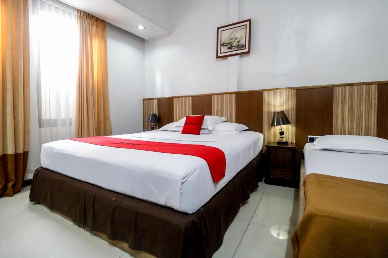 Reddoorz Plus @ Banjarmasin Tengah Otel Dış mekan fotoğraf