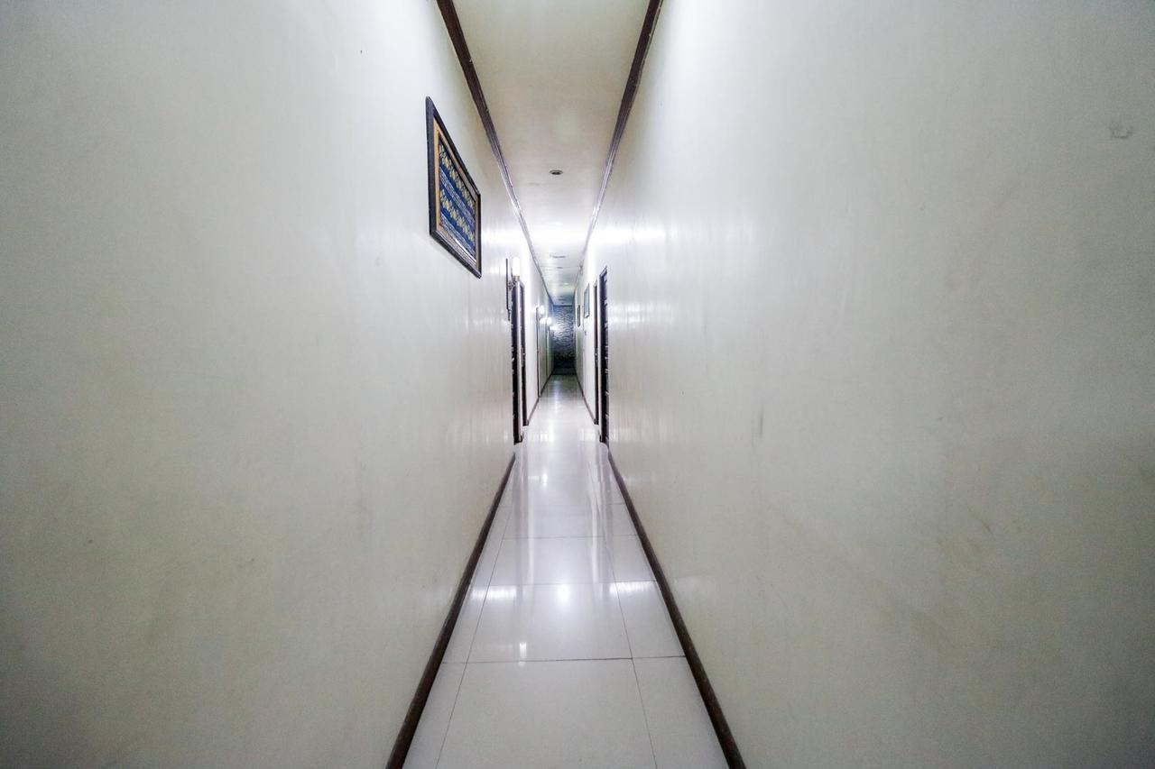 Reddoorz Plus @ Banjarmasin Tengah Otel Dış mekan fotoğraf