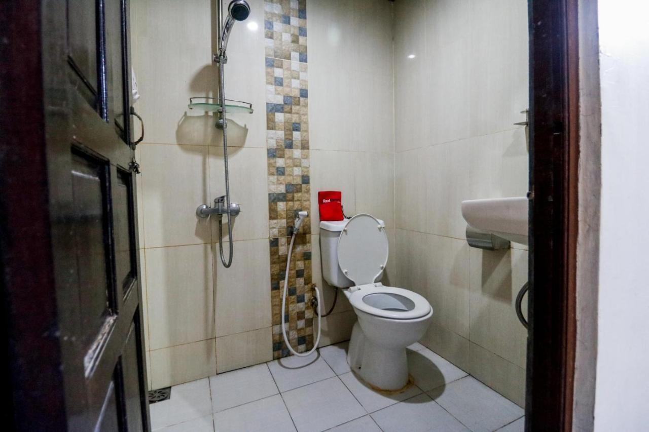 Reddoorz Plus @ Banjarmasin Tengah Otel Dış mekan fotoğraf