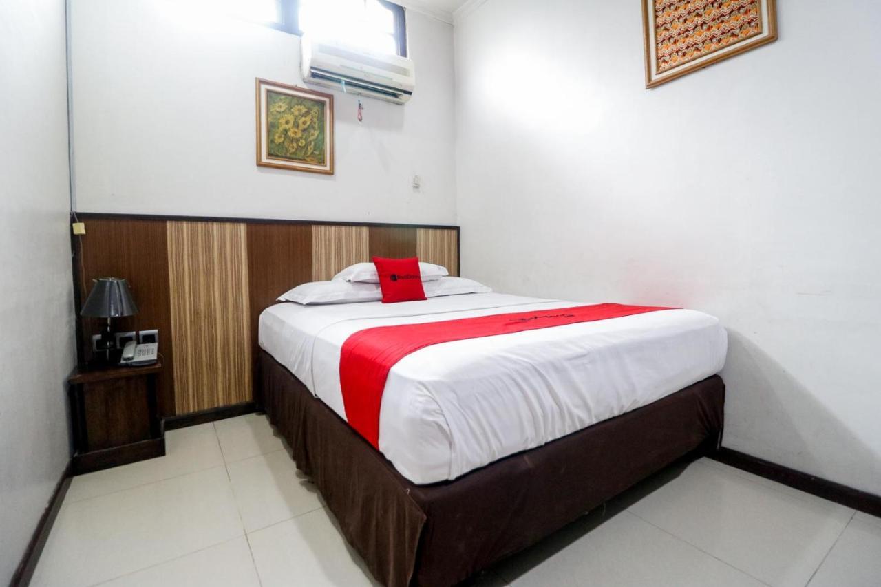 Reddoorz Plus @ Banjarmasin Tengah Otel Dış mekan fotoğraf