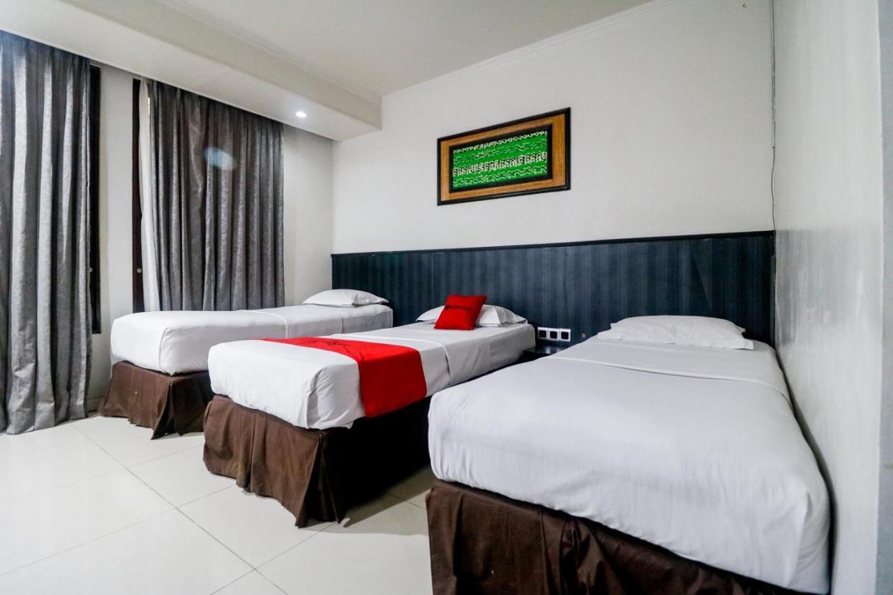 Reddoorz Plus @ Banjarmasin Tengah Otel Dış mekan fotoğraf