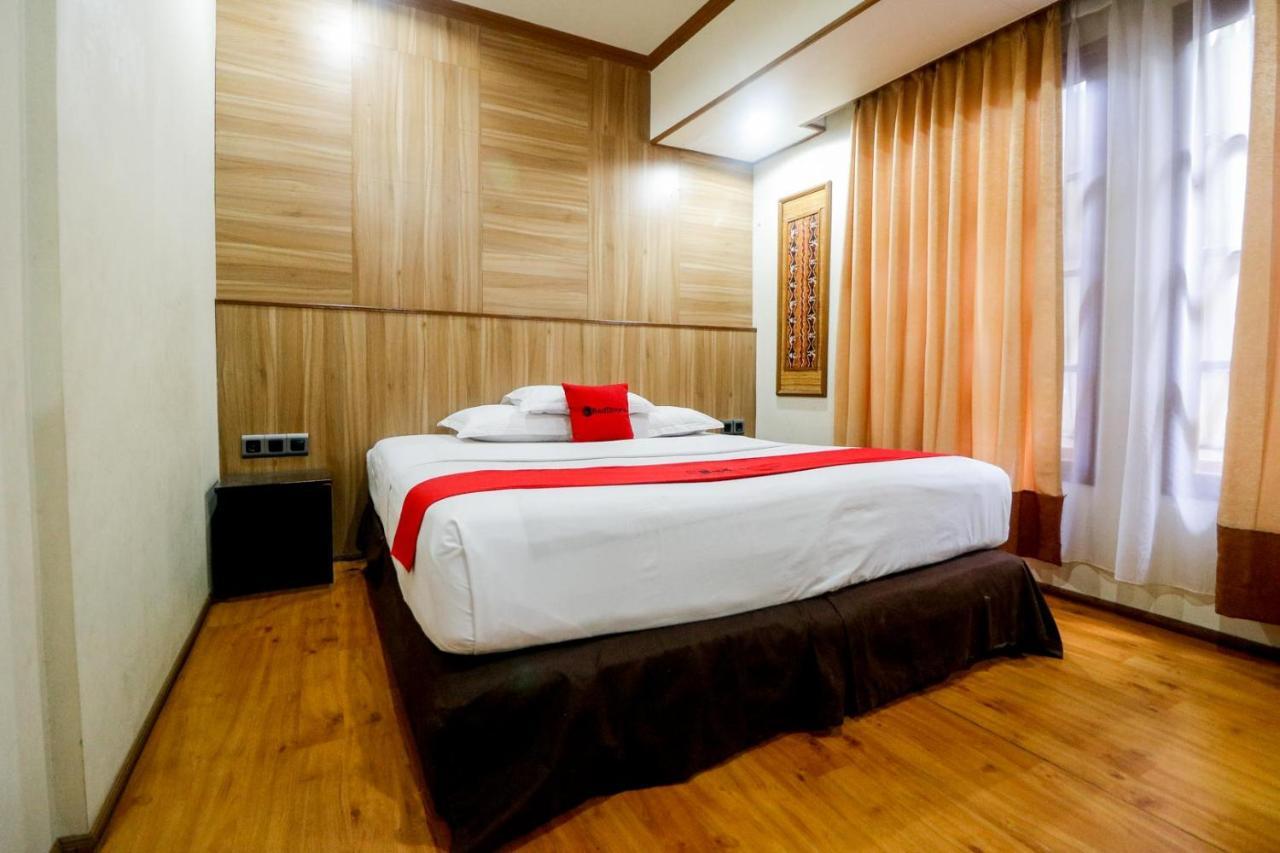 Reddoorz Plus @ Banjarmasin Tengah Otel Dış mekan fotoğraf