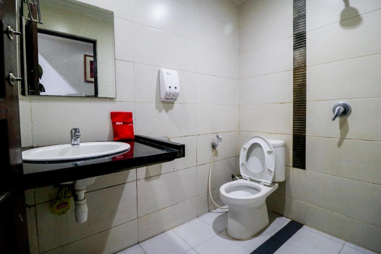 Reddoorz Plus @ Banjarmasin Tengah Otel Dış mekan fotoğraf