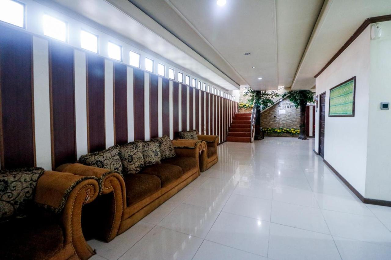 Reddoorz Plus @ Banjarmasin Tengah Otel Dış mekan fotoğraf