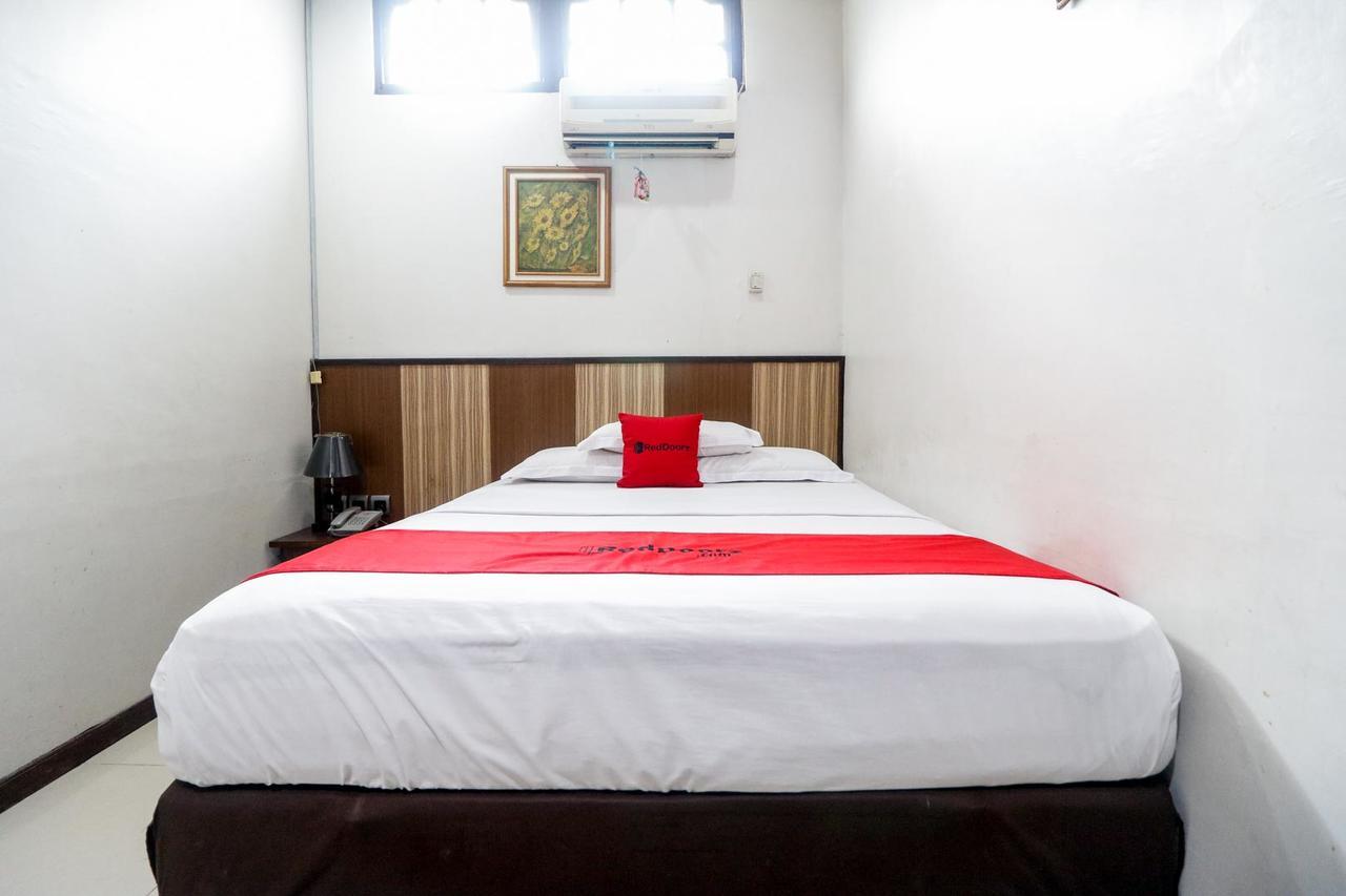 Reddoorz Plus @ Banjarmasin Tengah Otel Dış mekan fotoğraf